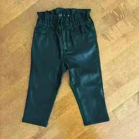 Adorable BabyGap Vegan-Leather Mom Pants - Picture 1 of 4